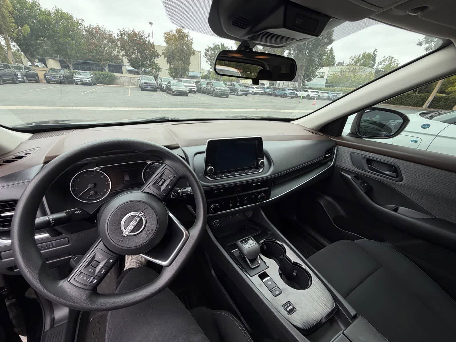 Used 2023 Nissan Rogue S FWD image 7