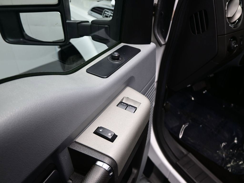 Used 2016 Ford F250 XLT w/ XLT Value Package image 11