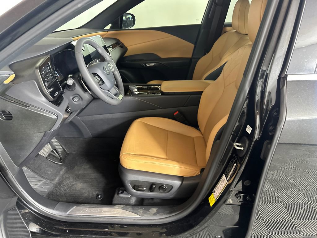 Used 2025 Lexus RX 350 FWD w/ Accessory Package image 9