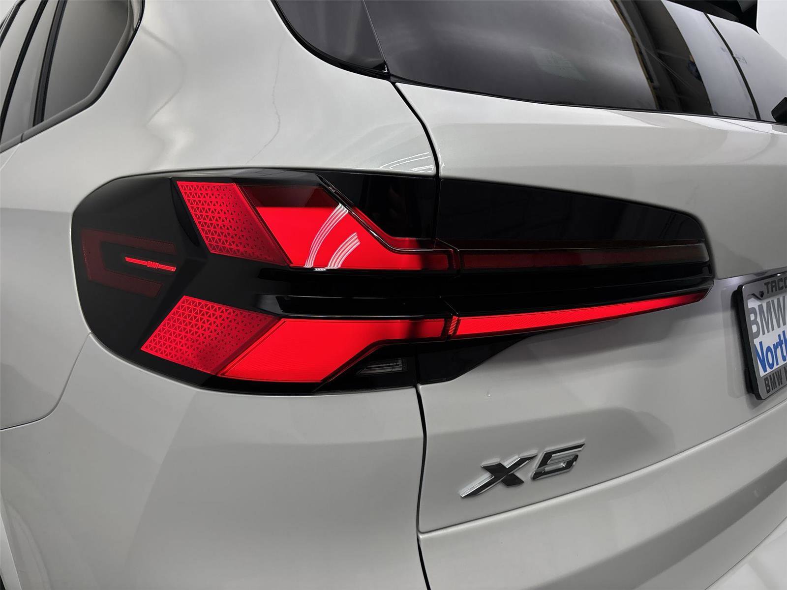 New 2026 BMW X5 xDrive40i w/ M Sport Package image 19