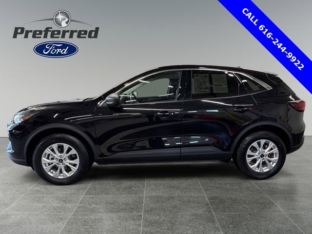 Used 2023 Ford Escape Active image 2