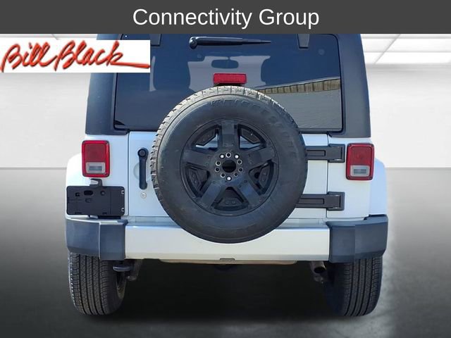 Used 2015 Jeep Wrangler Unlimited Sahara w/ Connectivity Group image 5