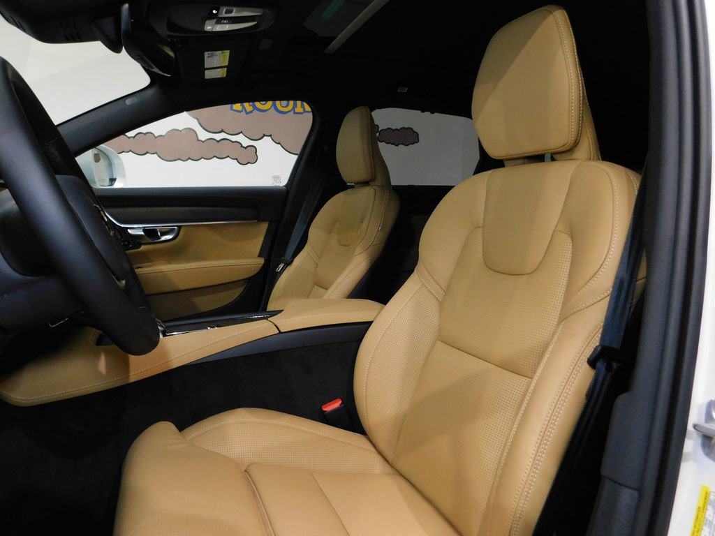 Used 2026 Volvo V90 B6 Cross Country Ultra image 38