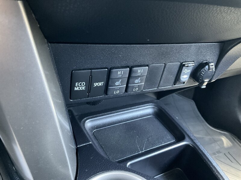 Used 2015 Toyota RAV4 Limited AWD/4WD image 23