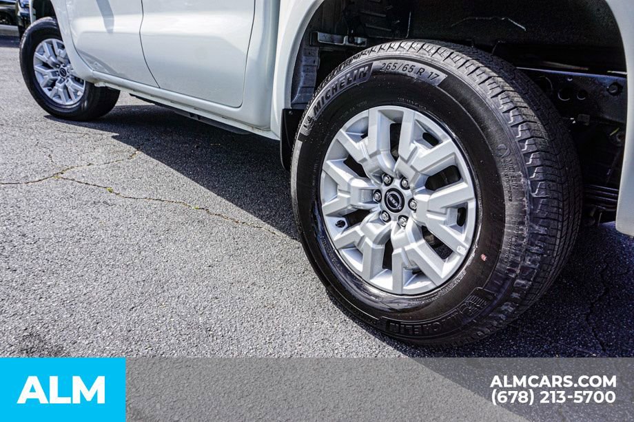 Used 2023 Nissan Frontier SV image 16
