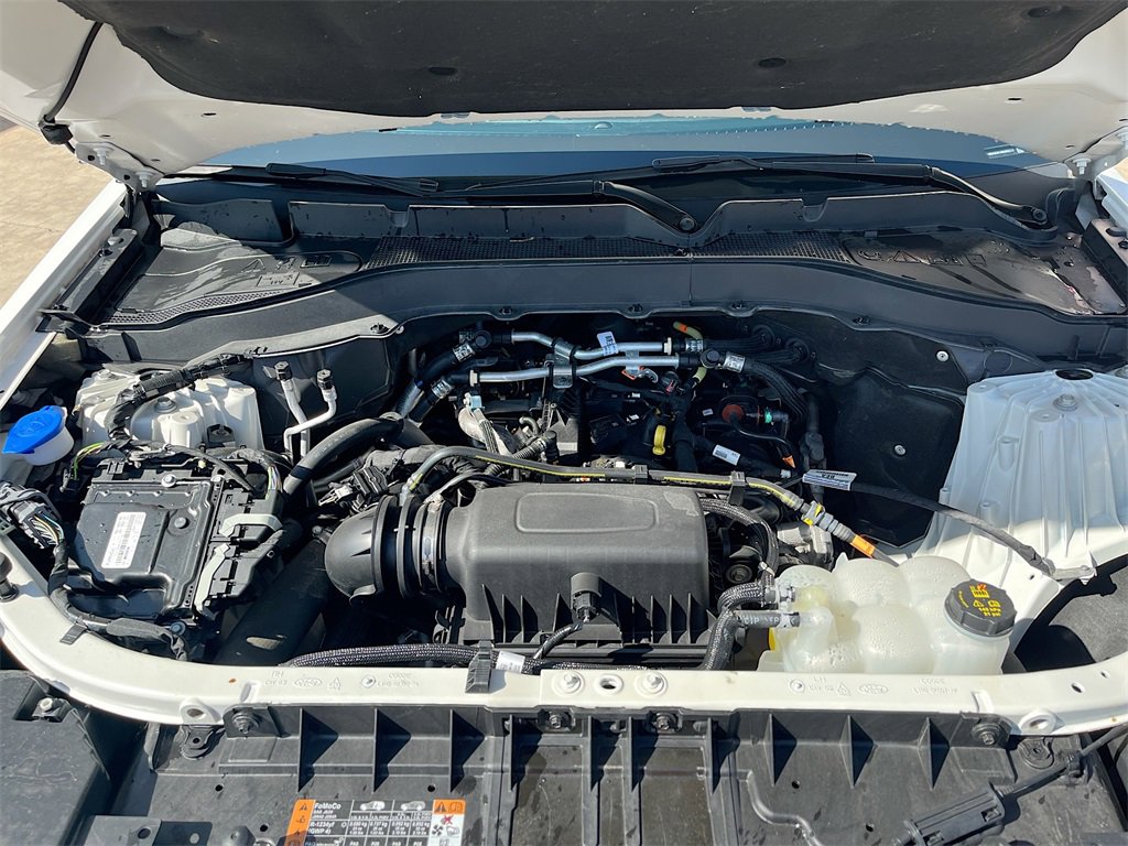 Used 2022 Ford Explorer XLT image 30