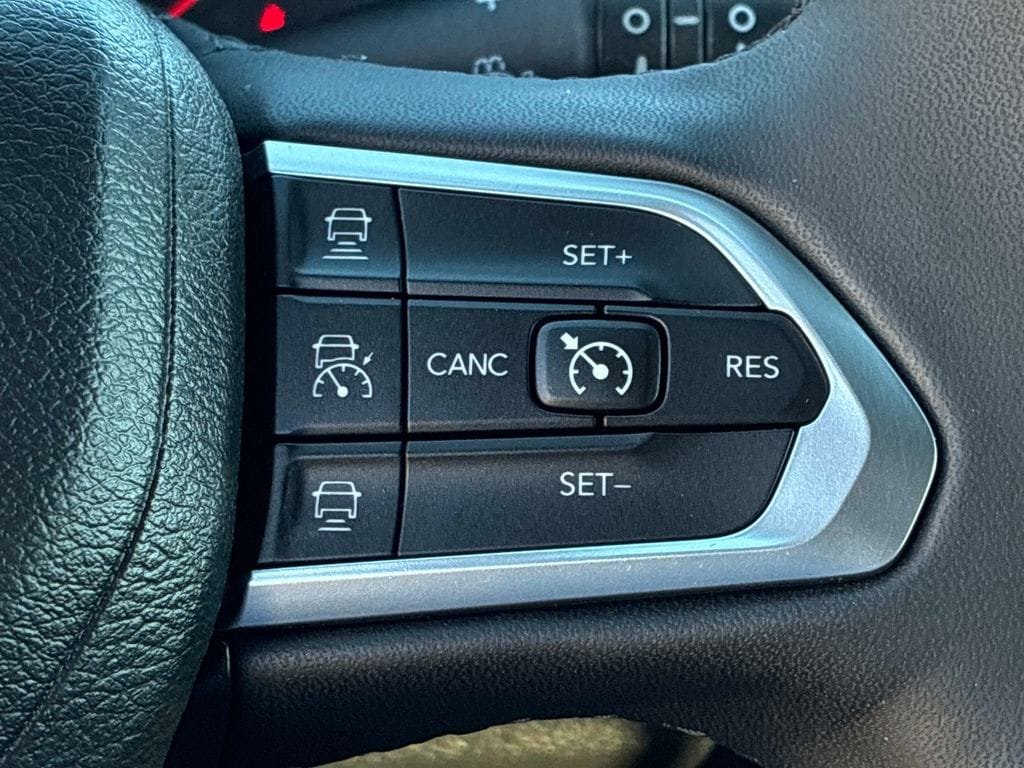 Used 2023 Jeep Compass Limited AWD/4WD image 23