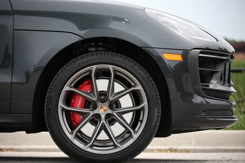 Certified 2025 Porsche Macan GTS AWD/4WD image 32