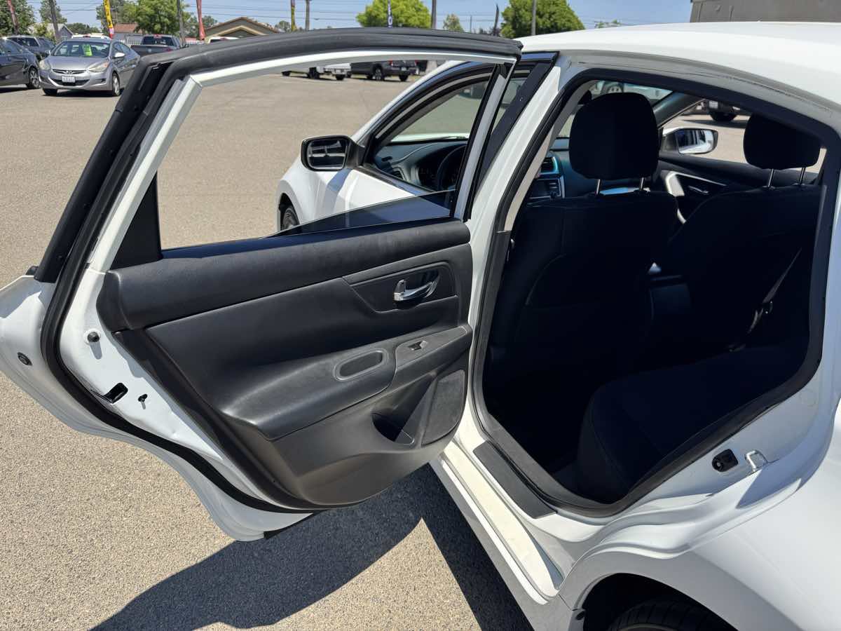 Used 2016 Nissan Altima 2.5 S w/ Power Driver Seat Package FWD image 18
