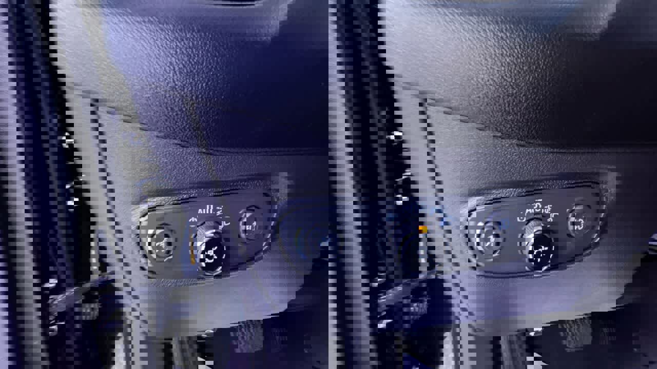 Used 2021 Chevrolet Equinox LT image 16