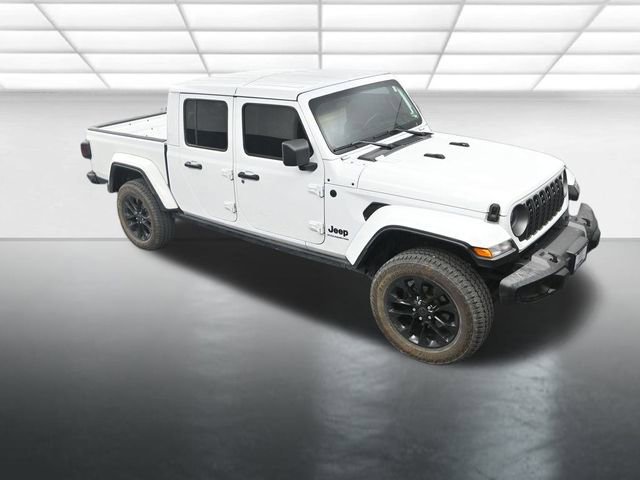 Used 2025 Jeep Gladiator Sport image 10