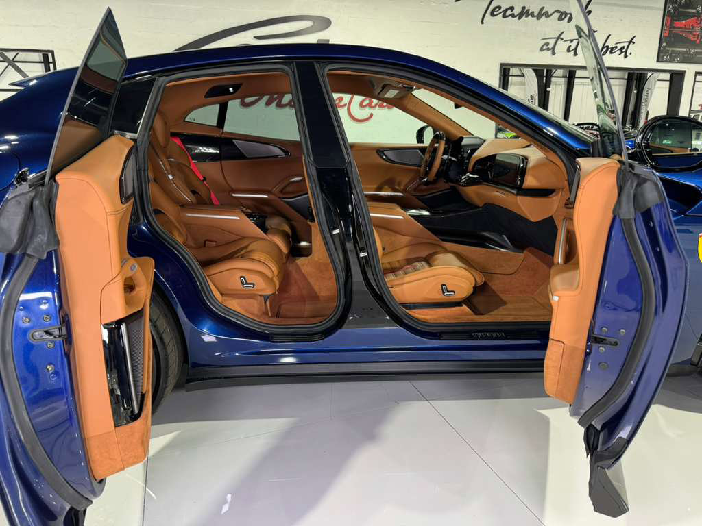 Used 2024 Ferrari Purosangue image 38