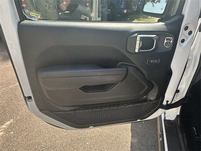 Used 2023 Jeep Gladiator Mojave w/ Trailer Tow Package image 10