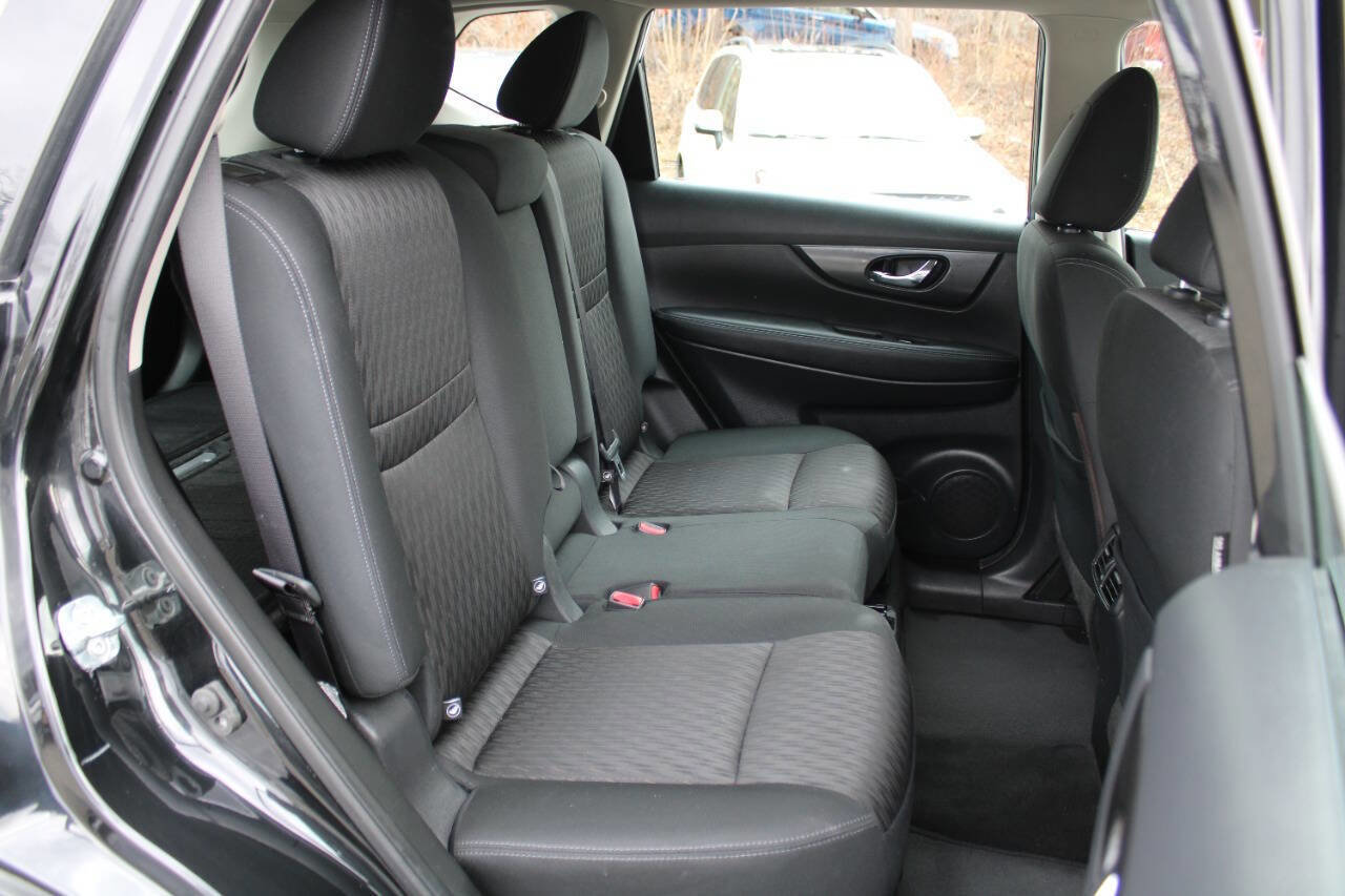Used 2018 Nissan Rogue S image 27