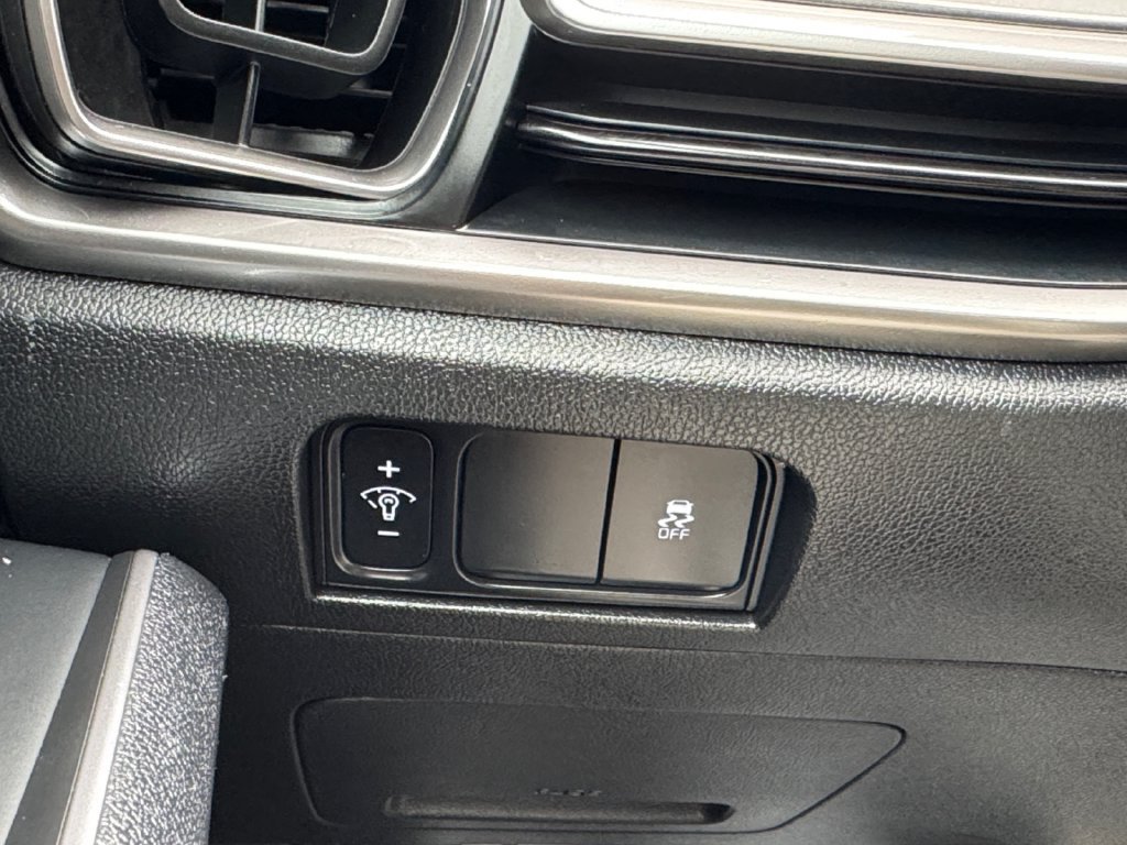 Used 2024 Kia Sorento S FWD image 14