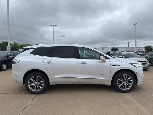 Used 2024 Buick Enclave Avenir w/ Avenir Technology Package AWD/4WD image 2