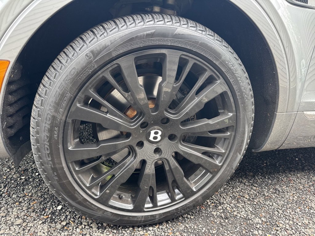 Used 2018 Bentley Bentayga Activity image 49