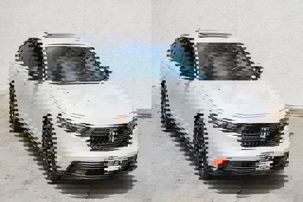 Used 2024 Honda Accord Sport image 3