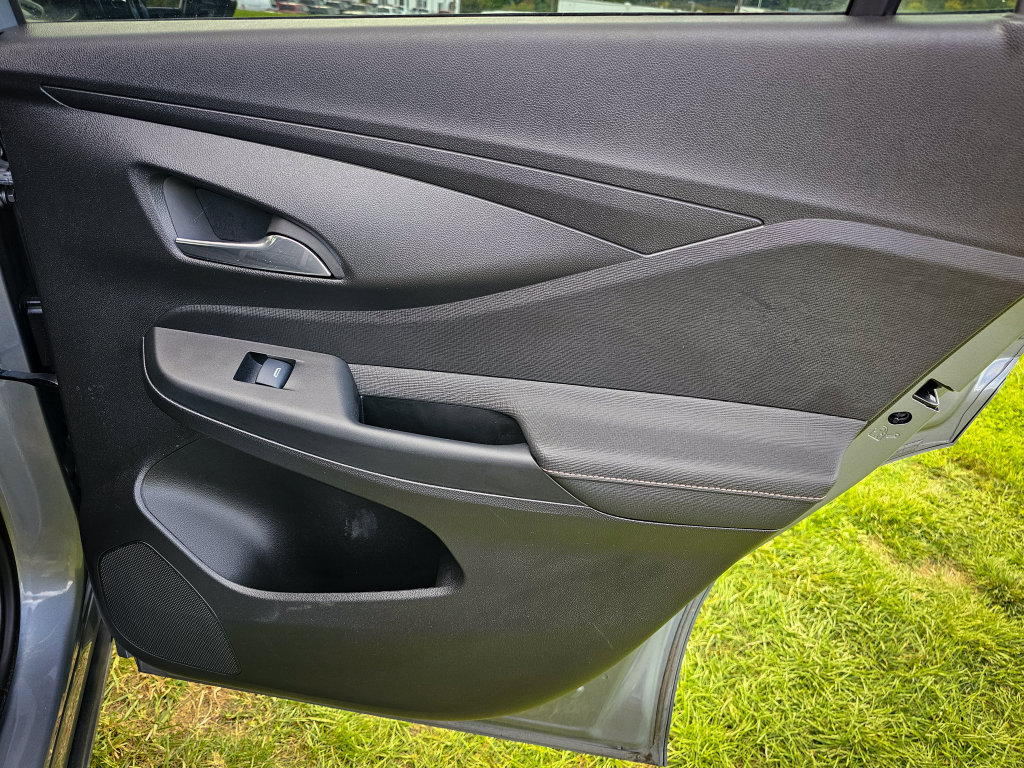 Used 2025 Buick Envista Avenir FWD image 40