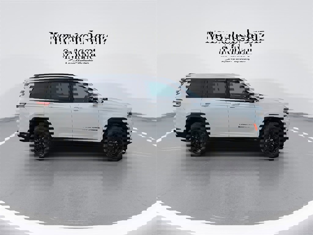 Used 2024 Jeep Grand Cherokee L Laredo image 9