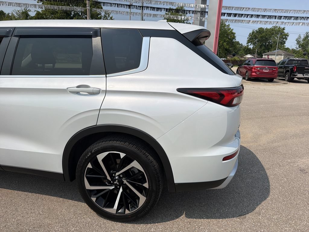 Used 2024 Mitsubishi Outlander SE AWD/4WD image 7