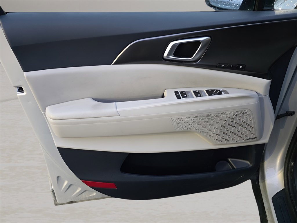 Used 2025 Kia Carnival SX Prestige image 18