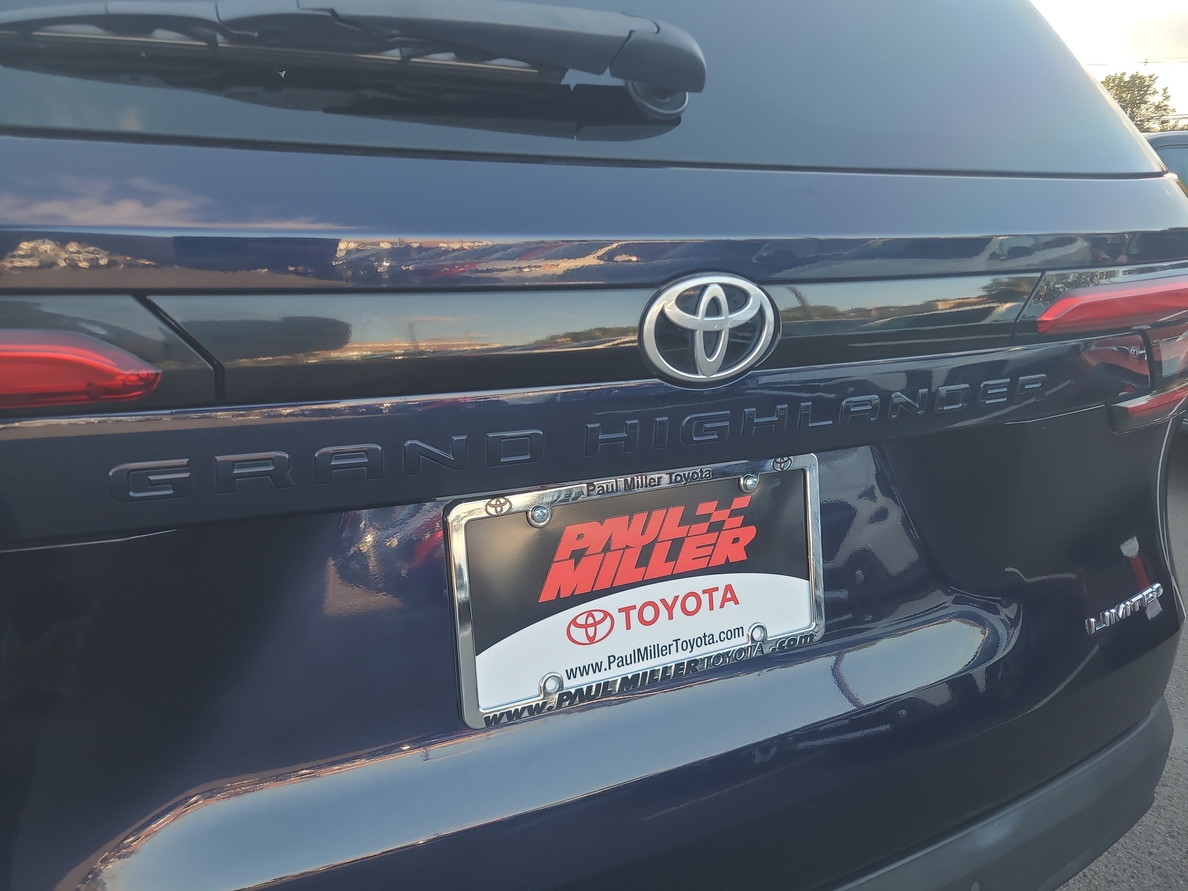 Certified 2024 Toyota Grand Highlander AWD image 29