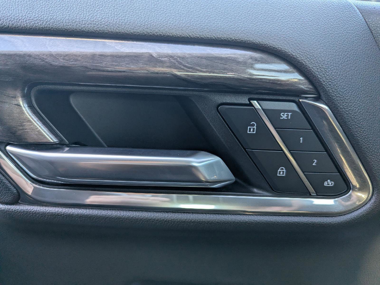 Certified 2024 Chevrolet Silverado 2500 LTZ w/ LTZ Convenience Package image 25