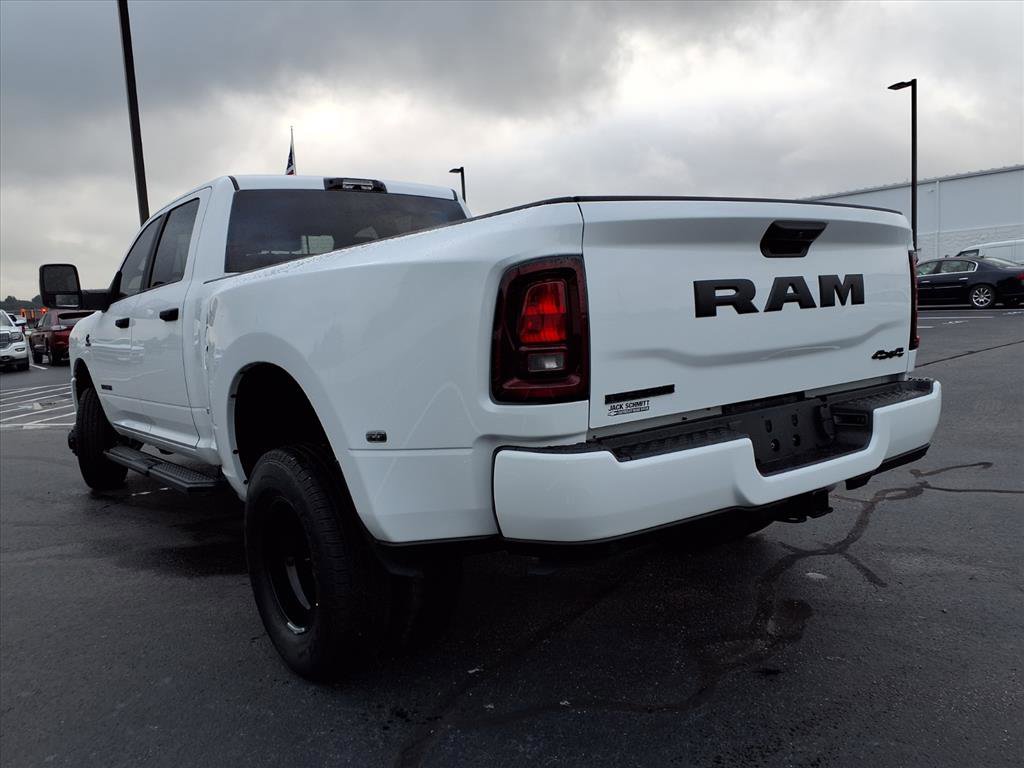 Used 2025 RAM 3500 Big Horn image 36