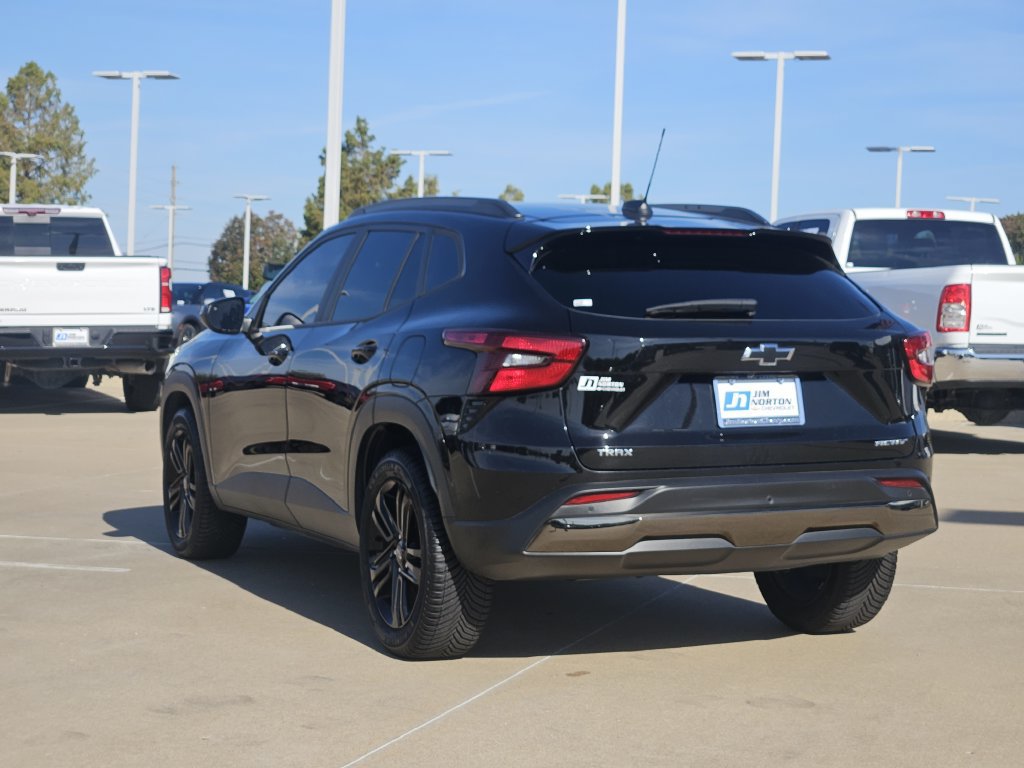 Used 2025 Chevrolet Trax ACTIV w/ Sunroof Package FWD image 5