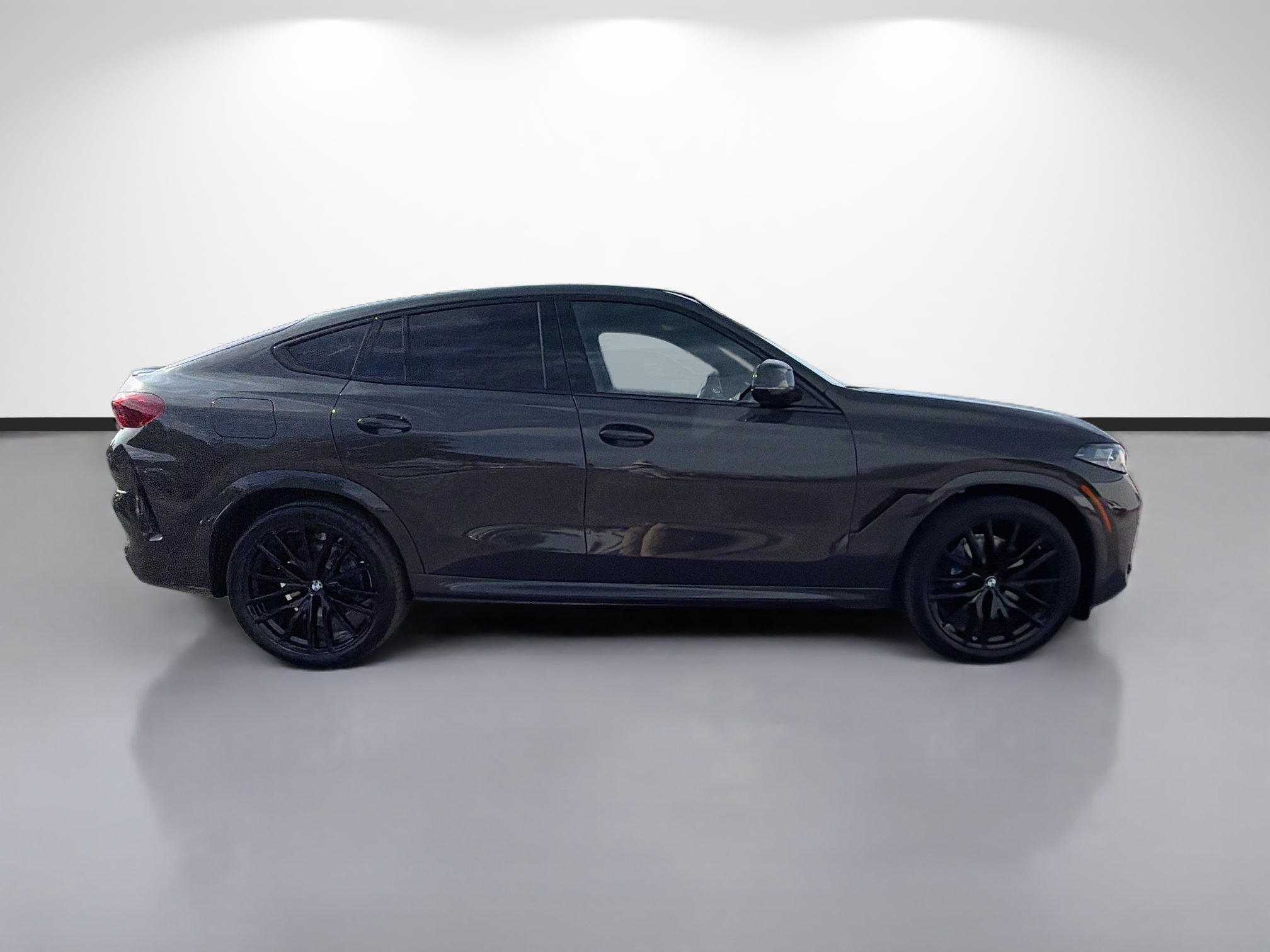 New 2027 BMW X6 xDrive40i w/ Executive Package AWD/4WD image 2