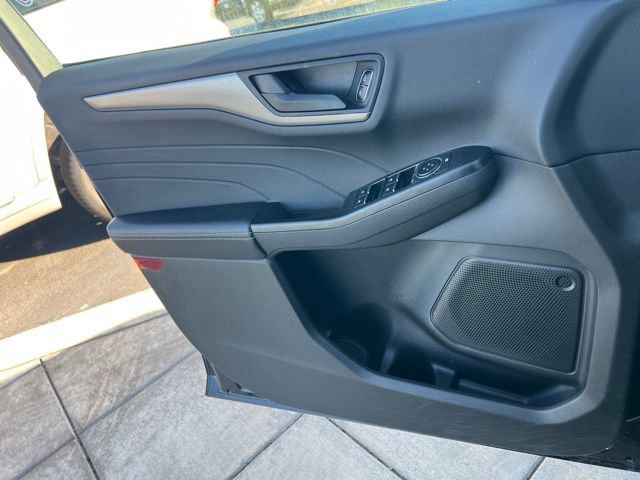 Used 2025 Ford Escape Active image 18