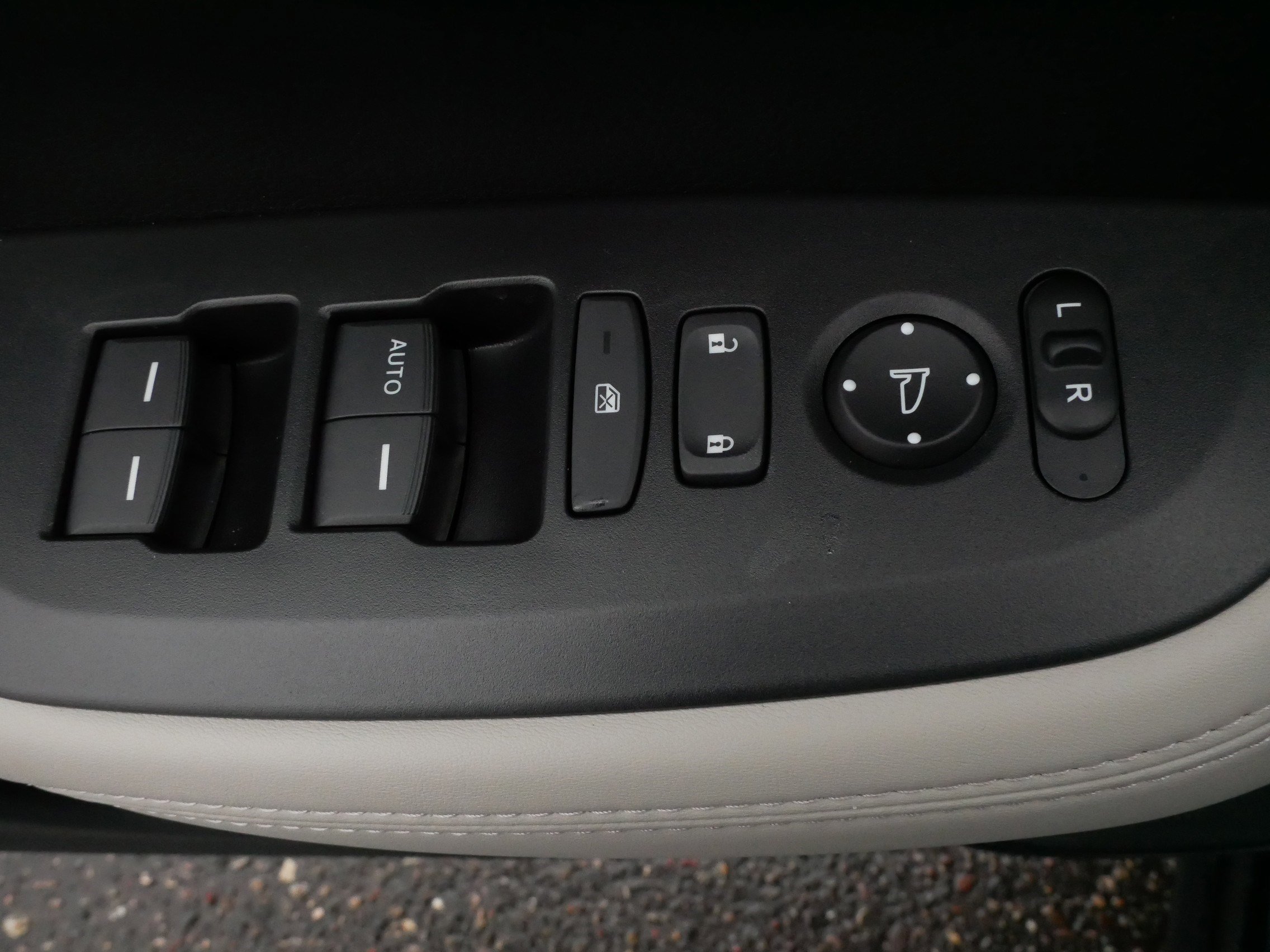 Certified 2026 Honda HR-V LX image 19