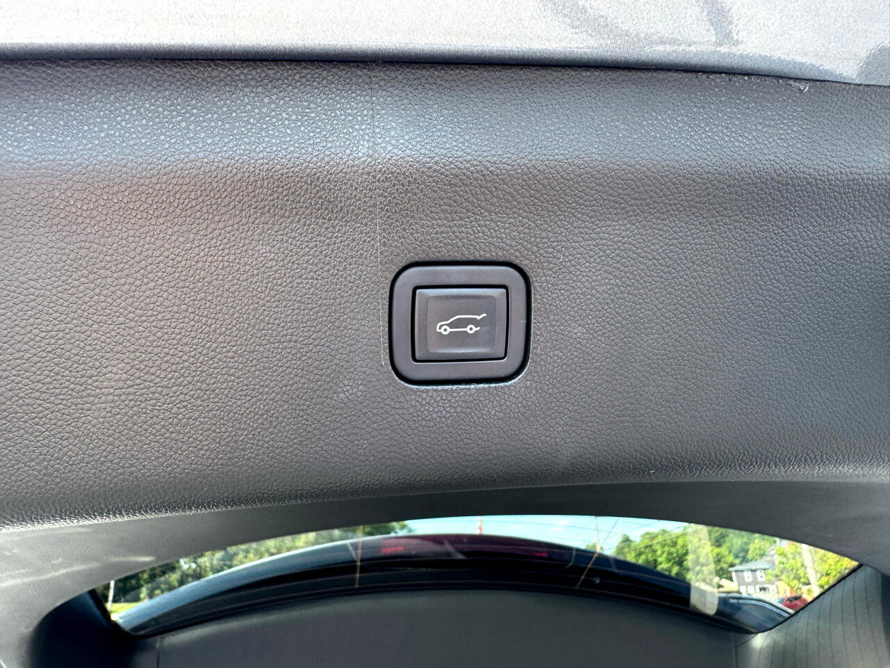 Used 2023 Buick Enclave Avenir w/ Avenir Technology Package image 21