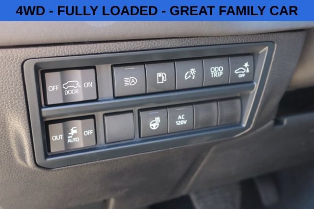 Used 2025 Toyota Sequoia Platinum AWD/4WD image 13