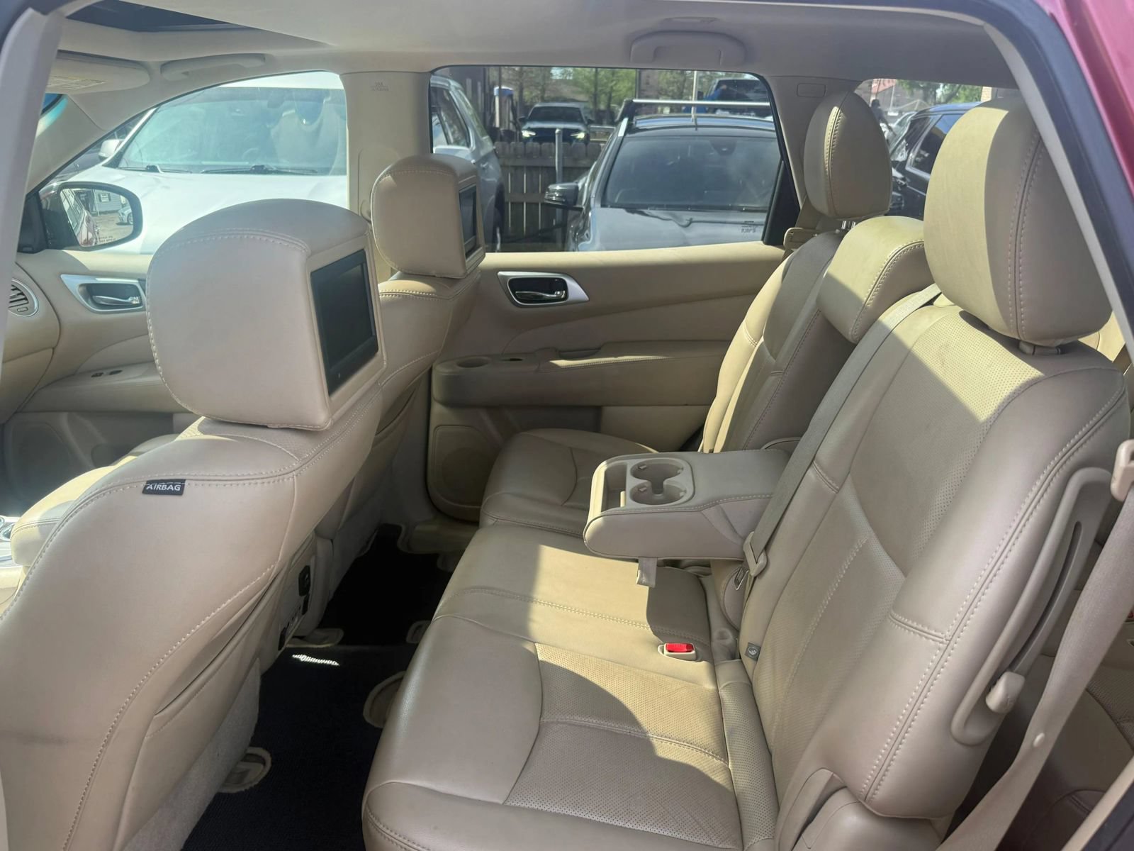 Used 2015 Nissan Pathfinder Platinum w/ Family Entertainment Package FWD image 13