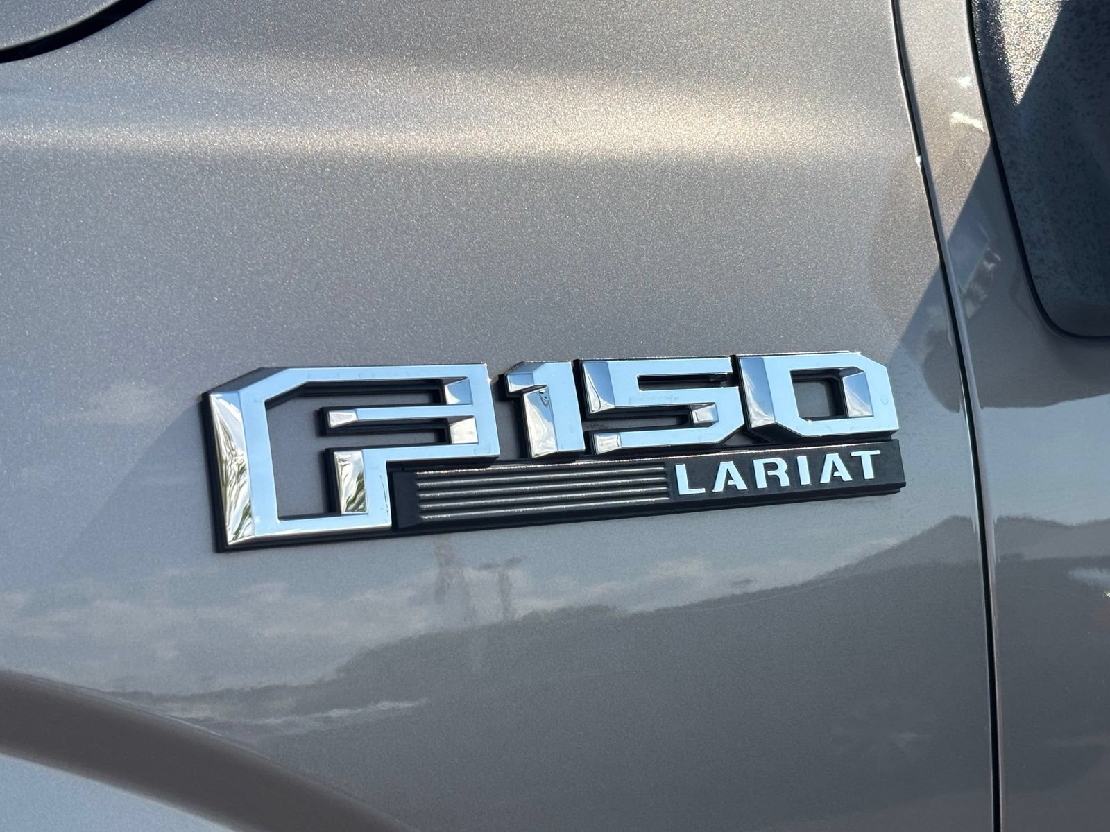 Used 2018 Ford F150 Lariat w/ Equipment Group 502A Luxury AWD/4WD image 12