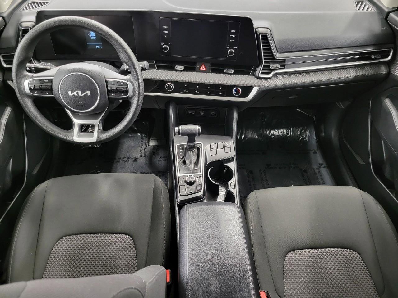 Used 2025 Kia Sportage LX image 7