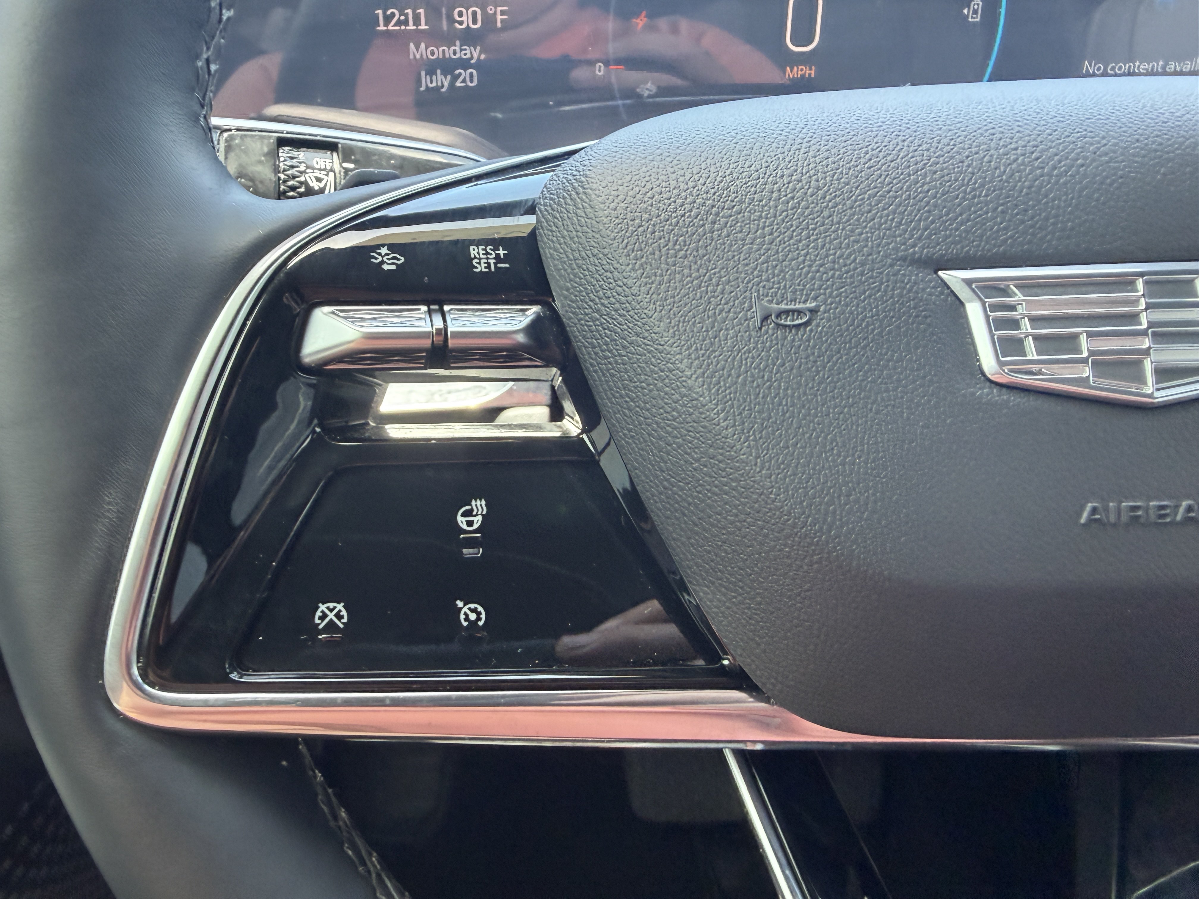 Certified 2024 Cadillac Lyriq Luxury AWD/4WD image 25