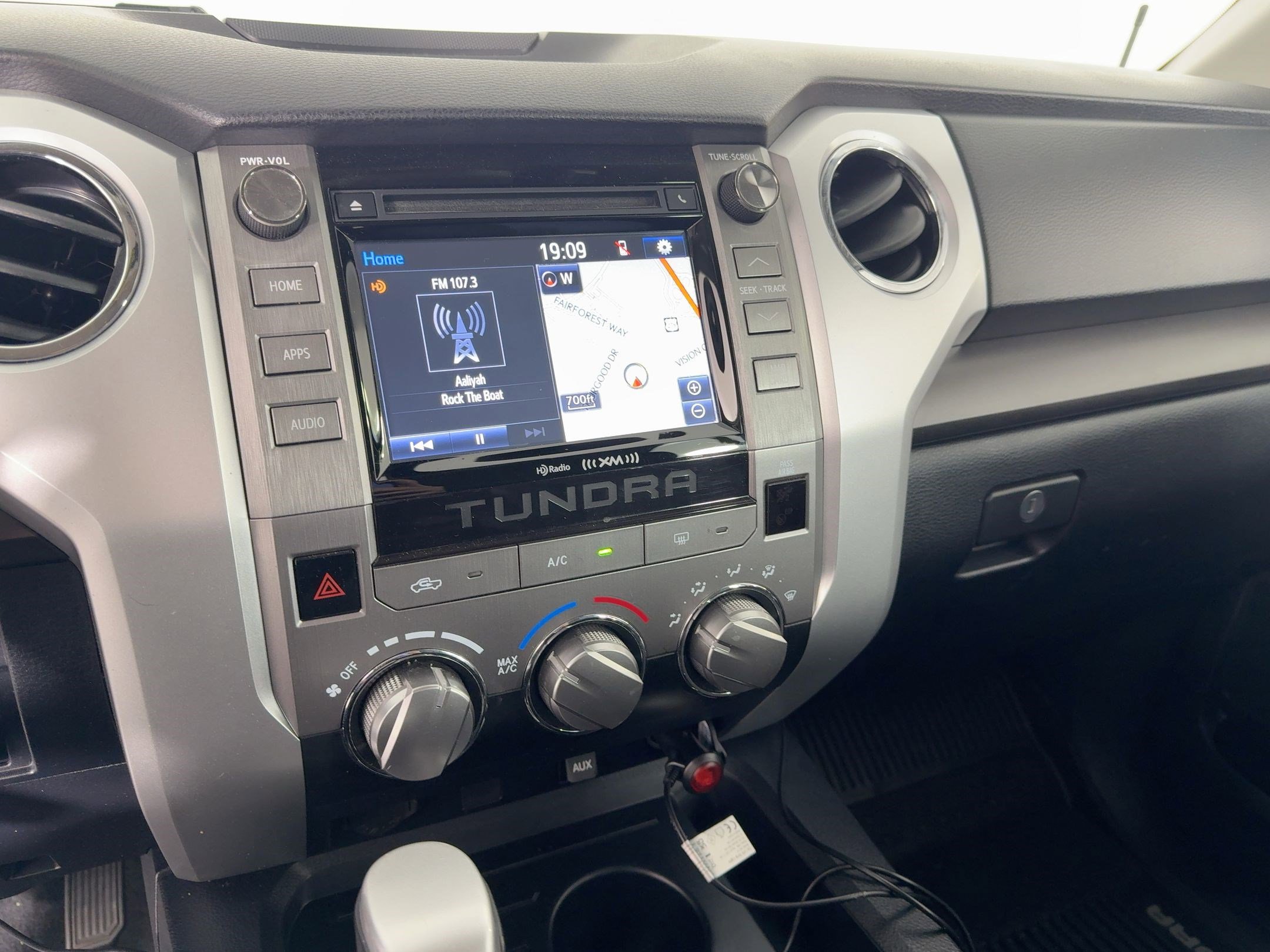 Used 2019 Toyota Tundra SR5 w/ SR5 Upgrade Package image 26