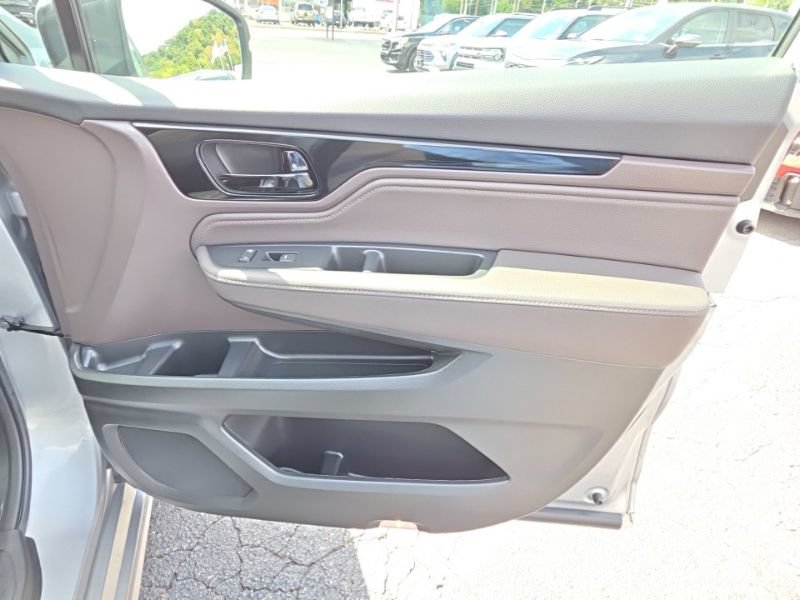 Used 2023 Honda Odyssey Touring image 13
