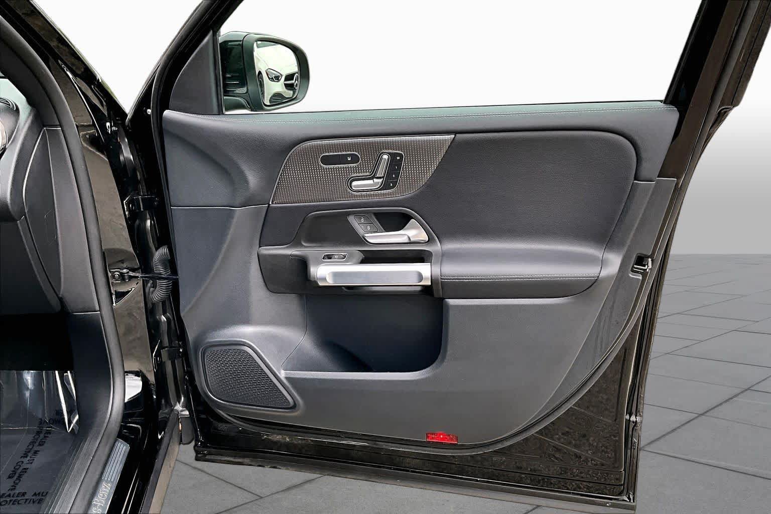 Certified 2022 Mercedes-Benz GLB 250 4MATIC image 22
