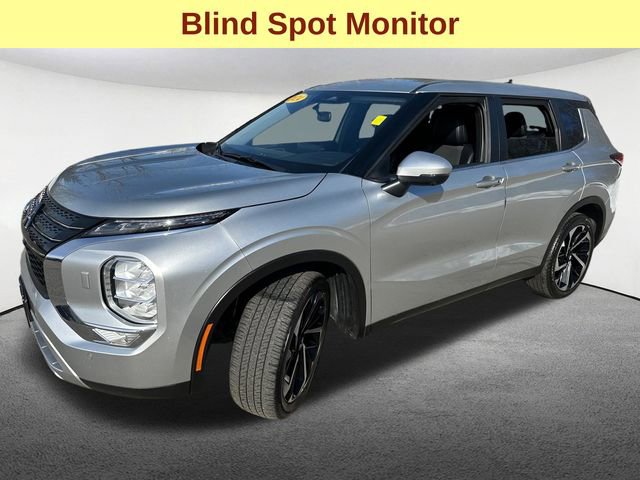 Used 2024 Mitsubishi Outlander SE image 5
