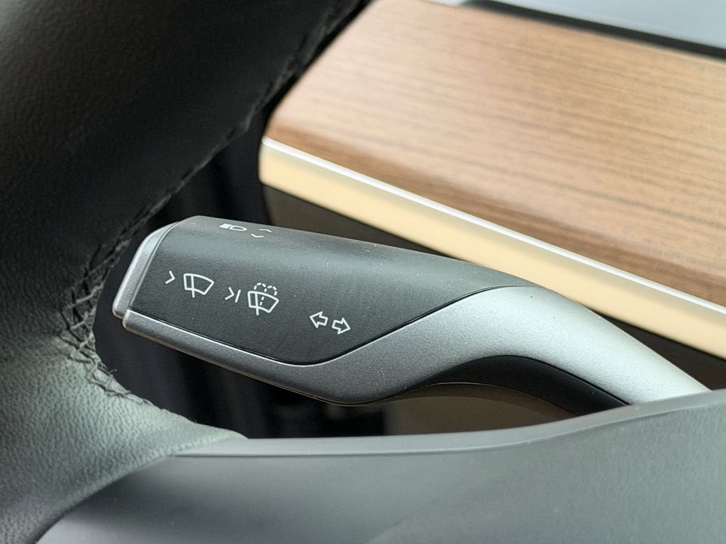 Used 2022 Tesla Model 3 Long Range AWD/4WD image 16