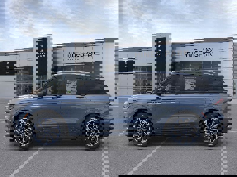 New 2026 Lincoln Nautilus Reserve image 3