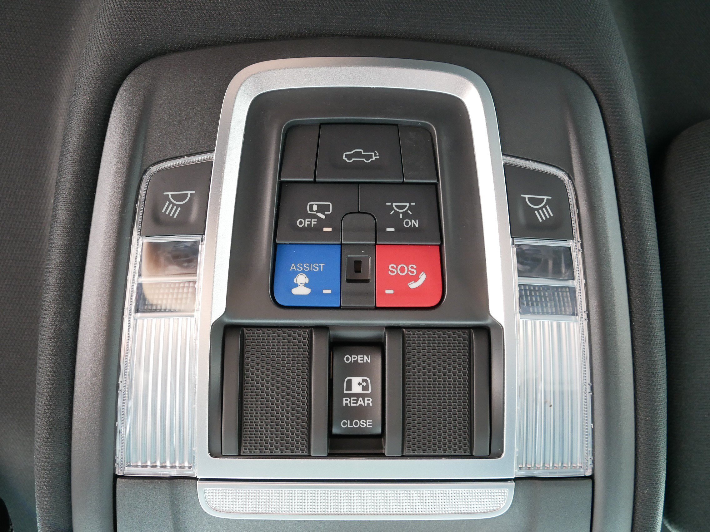 Used 2021 RAM 2500 Laramie w/ Night Edition AWD/4WD image 34