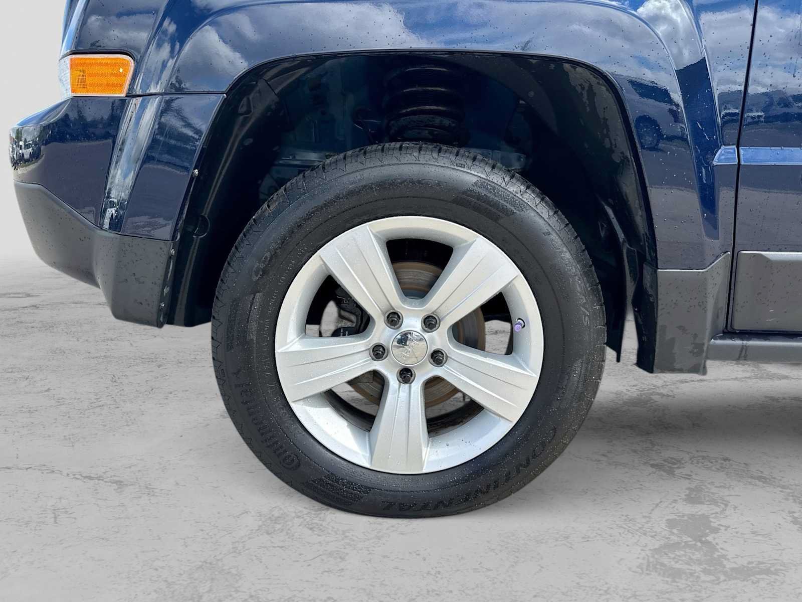 Used 2015 Jeep Patriot Latitude AWD/4WD image 13