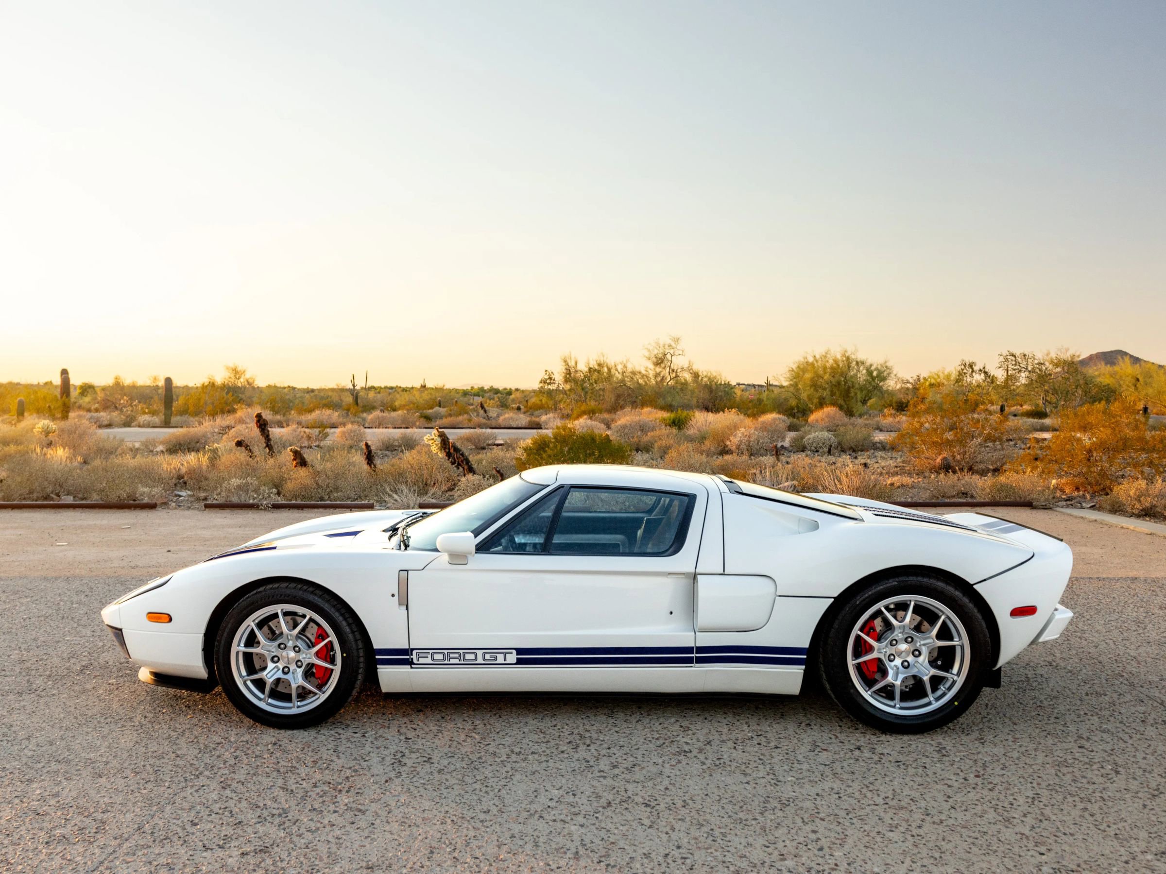 Used 2005 Ford GT image 23
