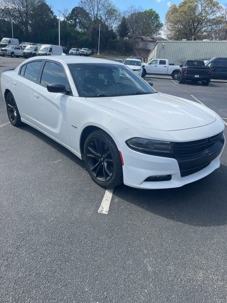 Used 2018 Dodge Charger R/T w/ Plus Group RWD image 4