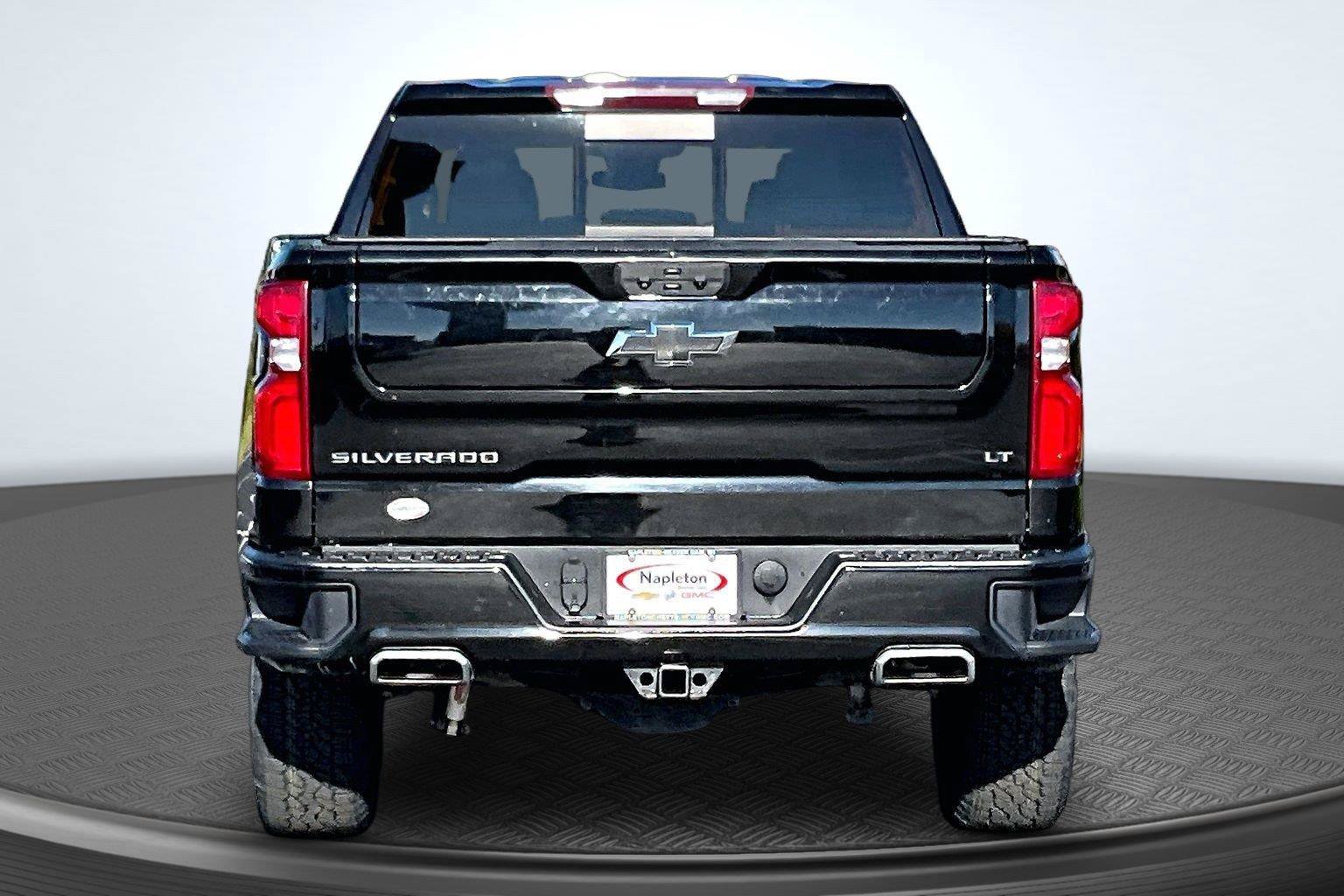 Used 2024 Chevrolet Silverado 1500 LT Trail Boss w/ Convenience Package II AWD/4WD image 4
